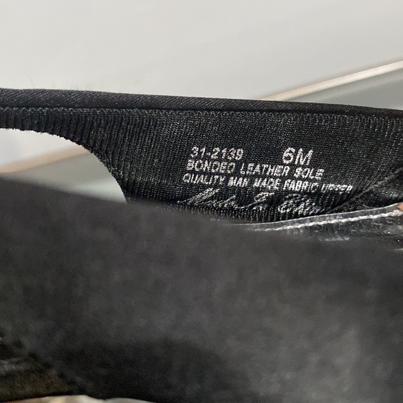 Easy Street Alive 5 black strappy slingback sandals, size 6M. - Picture 9 of 12